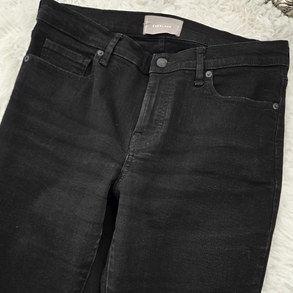 Everlane High Rise Black Ankle Jeans. Size 31. Good preowned condition. - Picture 4 of 10